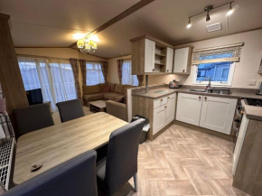 Tattershall Lakes 6 berth with bath